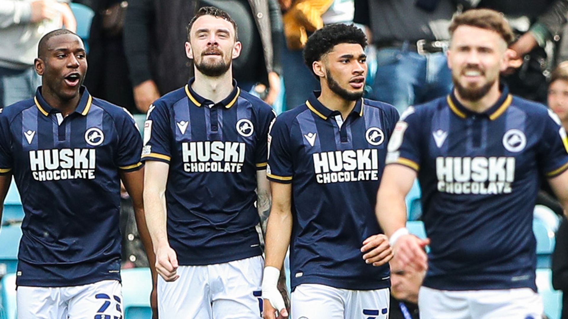 Millwall beat Hull to keep up play-off hunt