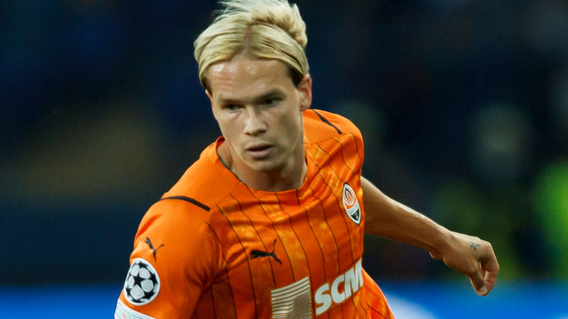 Brentford back in talks for Mudryk