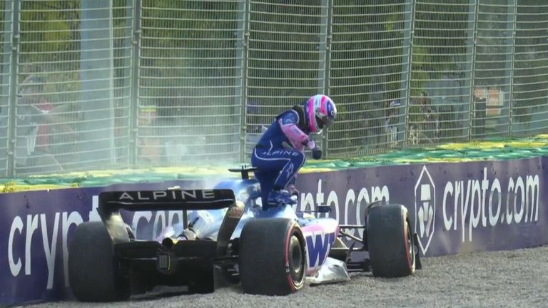 Kualifikasi Fernando Alonso tiba-tiba berakhir saat ia terjatuh di tikungan 11 di Q3