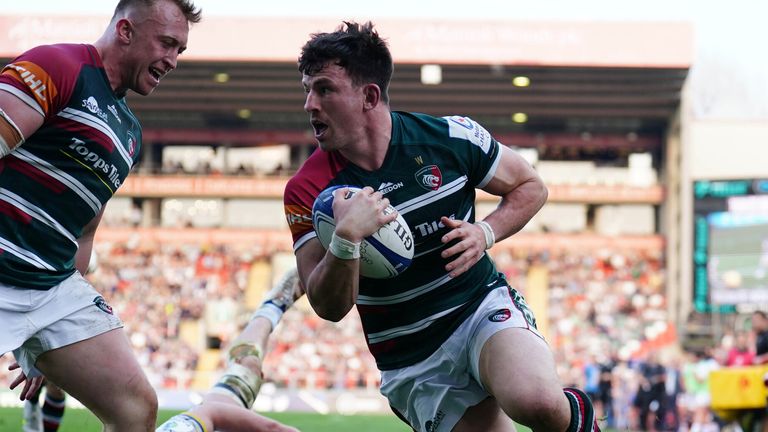 Matt Scott goes over for Leicester's second try at Welford Road 