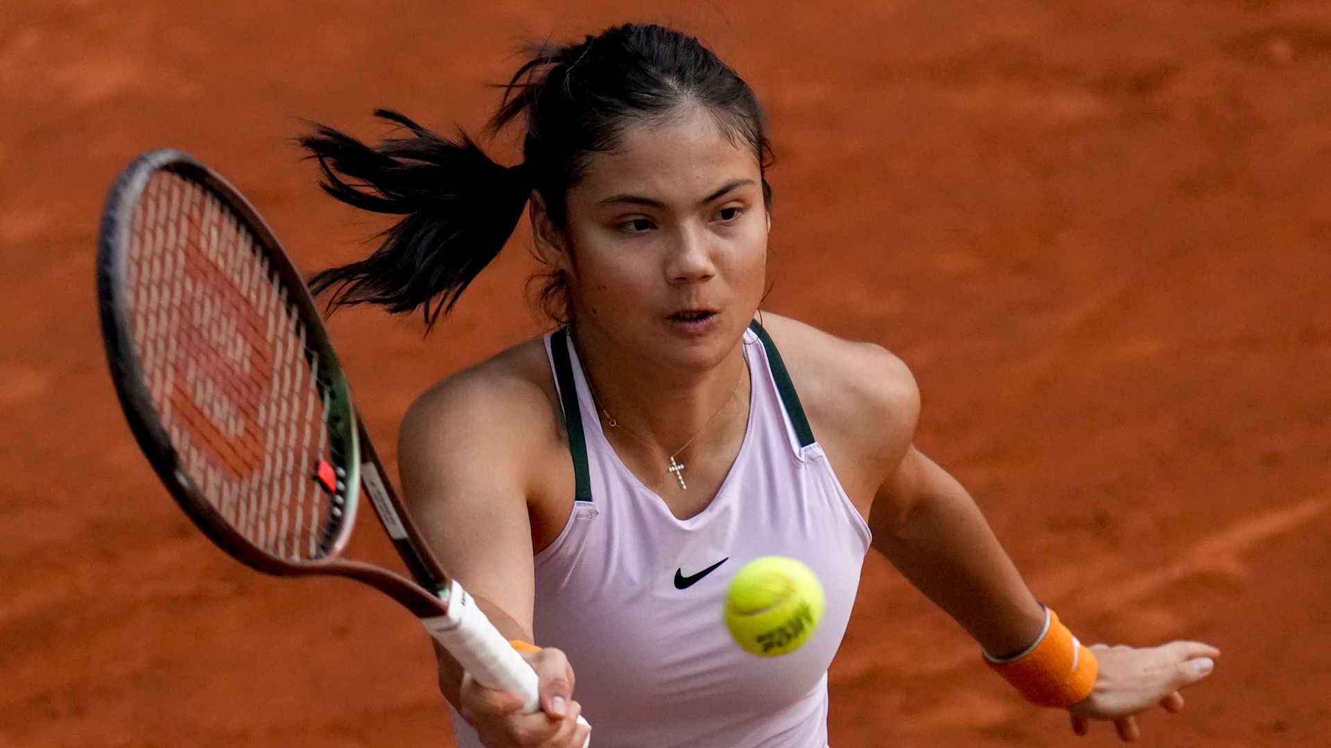 Raducanu cruises past Kostyuk after dominant display