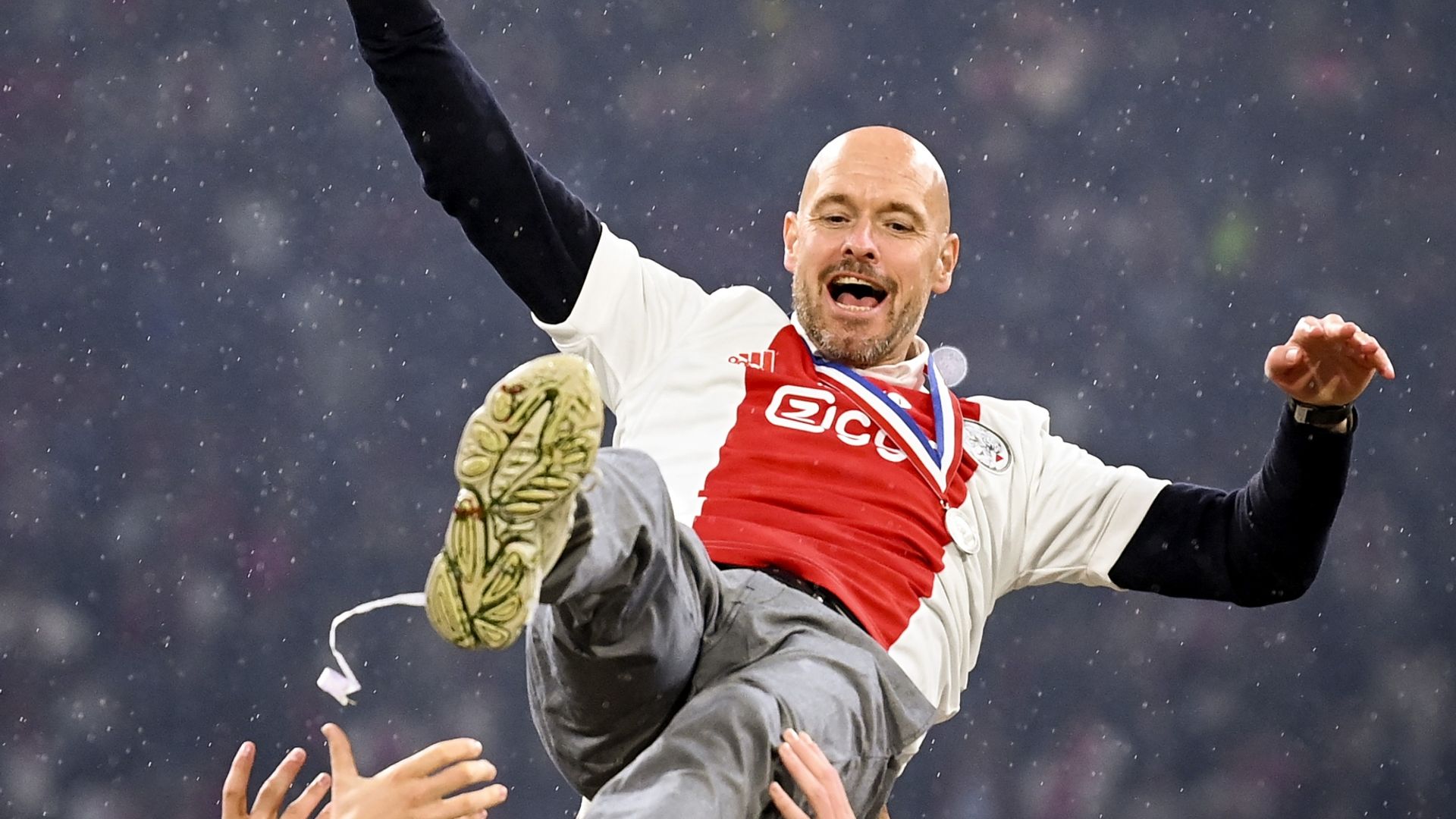 Euro round-up: Ten Hag's Ajax win Dutch title | Inter beat Juve to lift Italian Cup