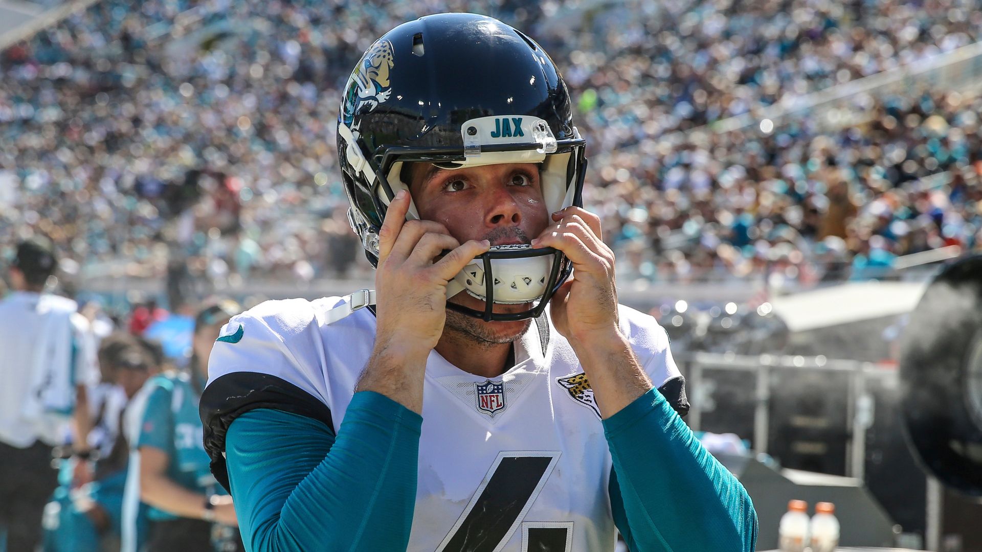 Lambo sues Jaguars over Meyer's work environment