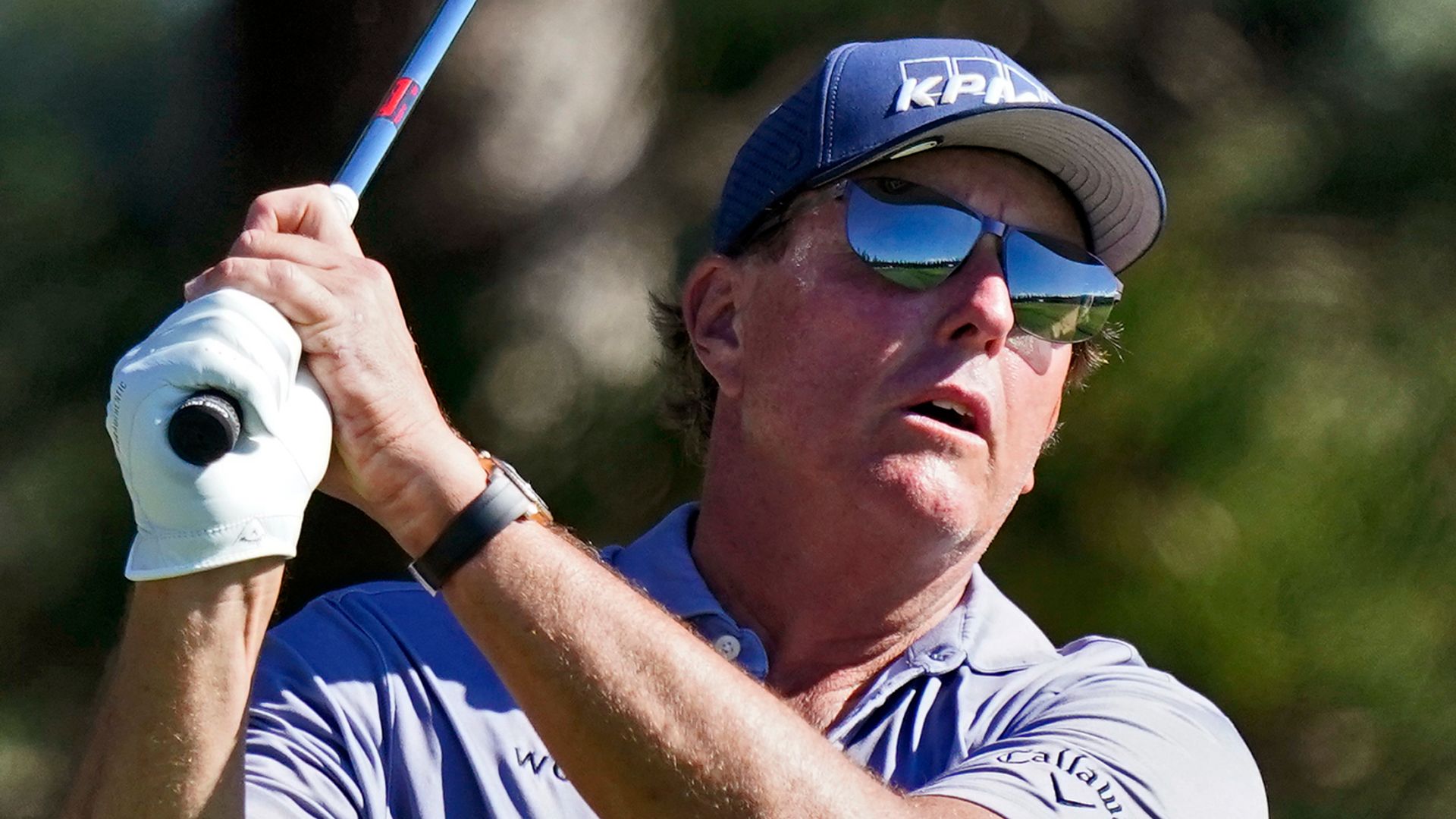 Woods 'not reached out' to Mickelson | McIlroy: Phil should be at PGA