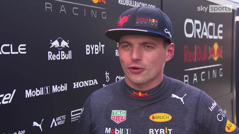 Max Verstappen, antrenman sırasındaki sıcaklık sürüşü çok daha zor hale getirdiği için Red Bull'un araçla doğru dengeyi bulması gerektiğini söyledi. 