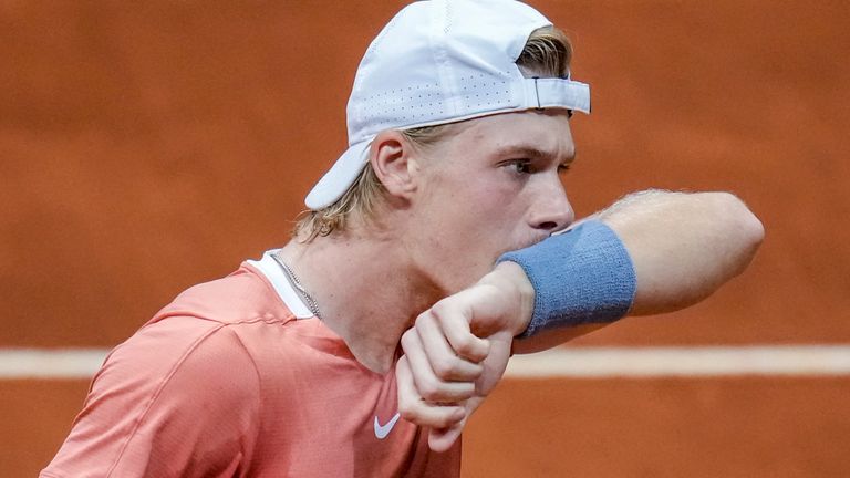 Denis Shapovalov empujó duramente a Murray en Madrid