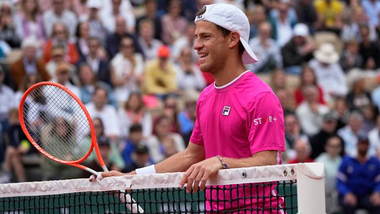 Diego Schwartzman goes to the fourth round of Roland Garros for the fourth time in his last five appearances