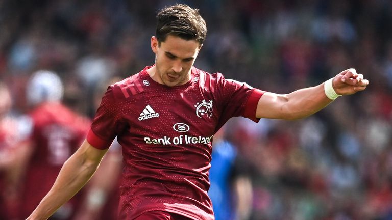 Joey Carbery landed three conversions and a penalty, putting Munster 10 points ahead, but he also missed two earlier penalties 