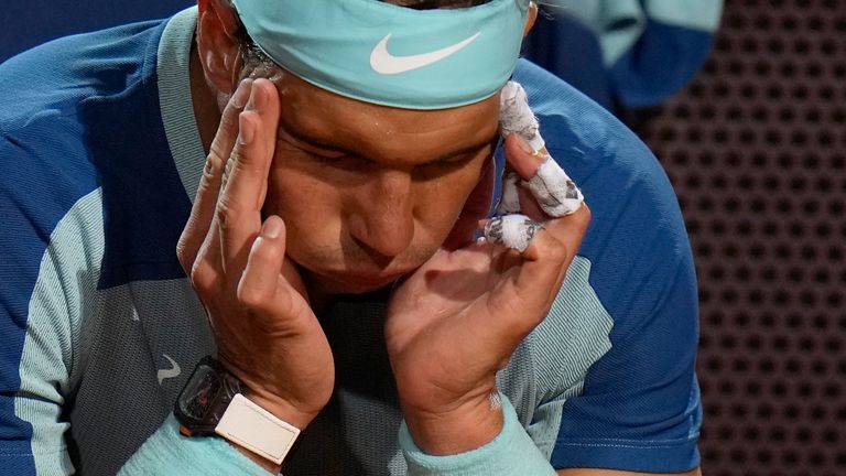 Rafael Nadal a eu une autre poussée de blessure au Masters de Rome, ce qui l'a amené à faire allusion à la retraite.
