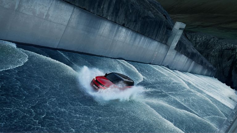 Range Rover Sport vs The Spillway: Jessica Hawkins takes on the most demanding challenge yet
