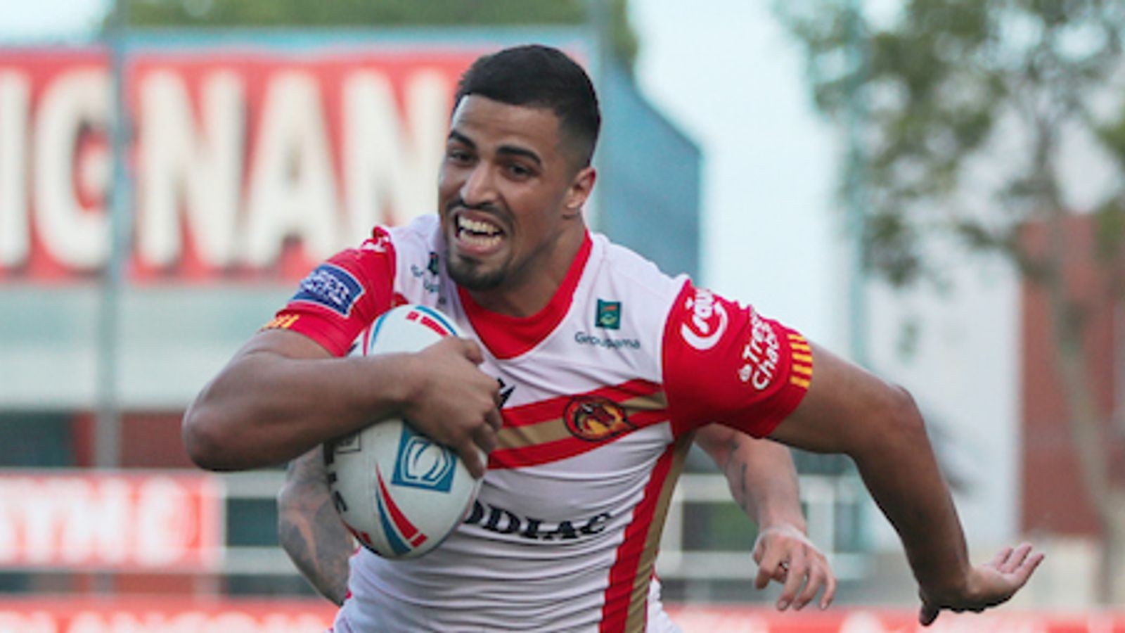 Catalans Dragons 36-8 Hull: Dragons in sizzling form to maintain Super League challenge