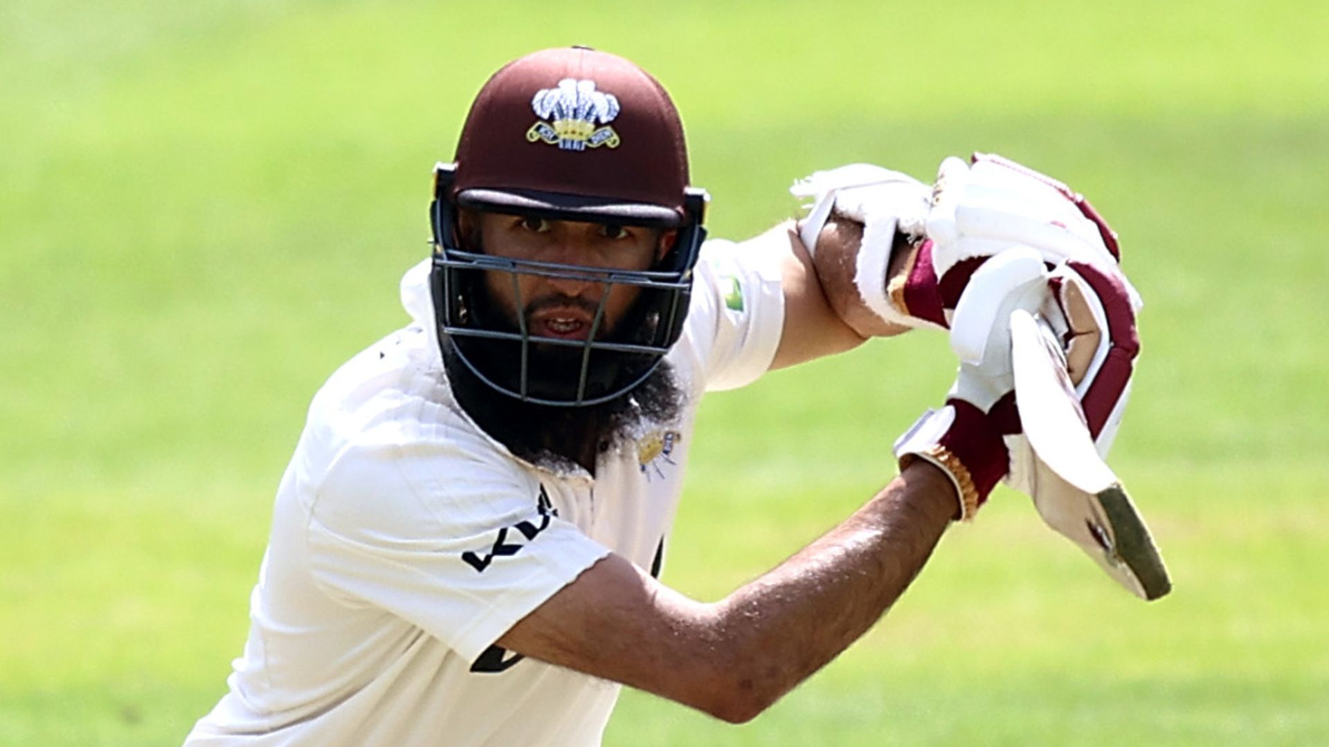 Surrey extend lead at top of County Championship