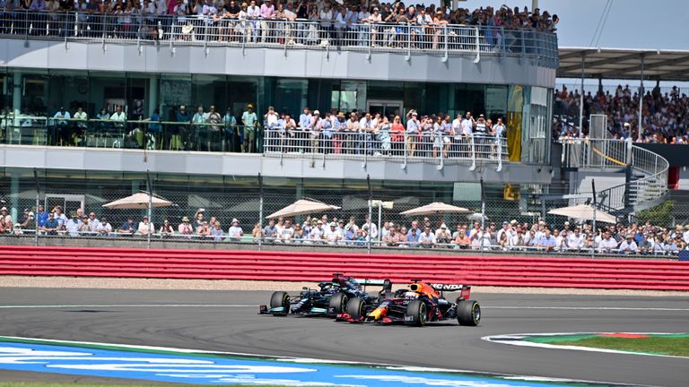 Eche un vistazo a algunos de los momentos más memorables de carreras anteriores en Silverstone