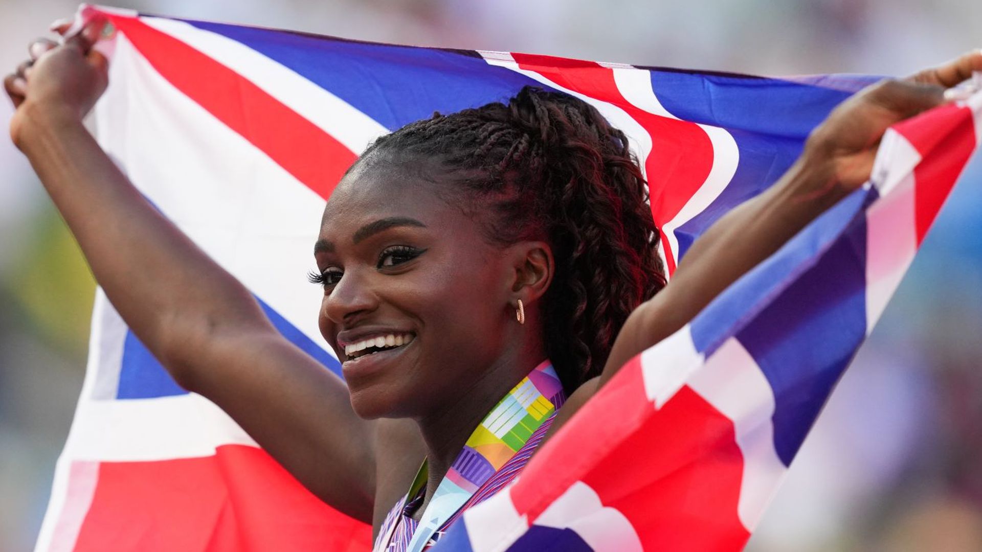 Asher-Smith takes 200m World bronze | Dedicates medal to grandmother