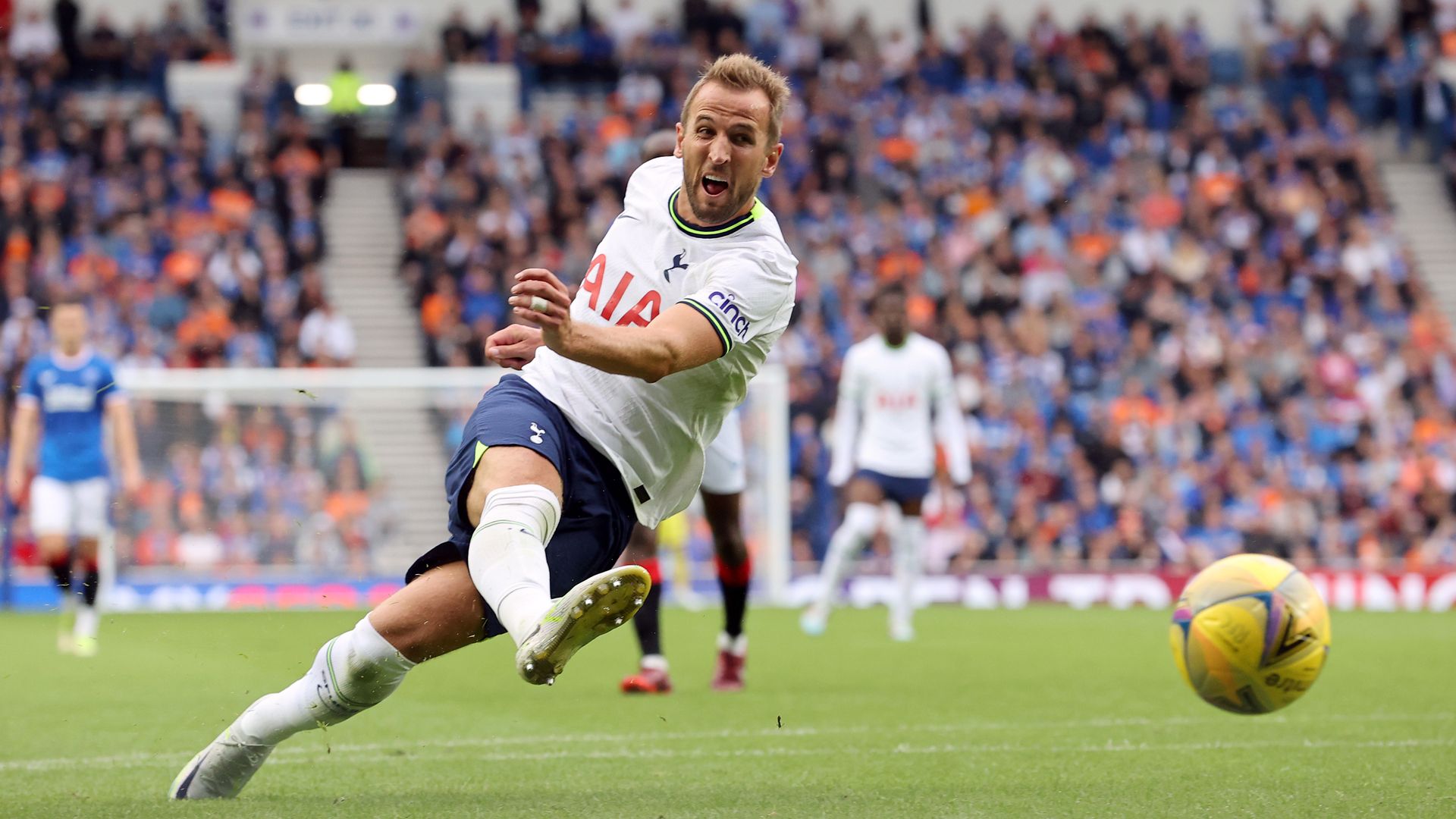 Kane's quickfire double seals Spurs comeback win at Rangers