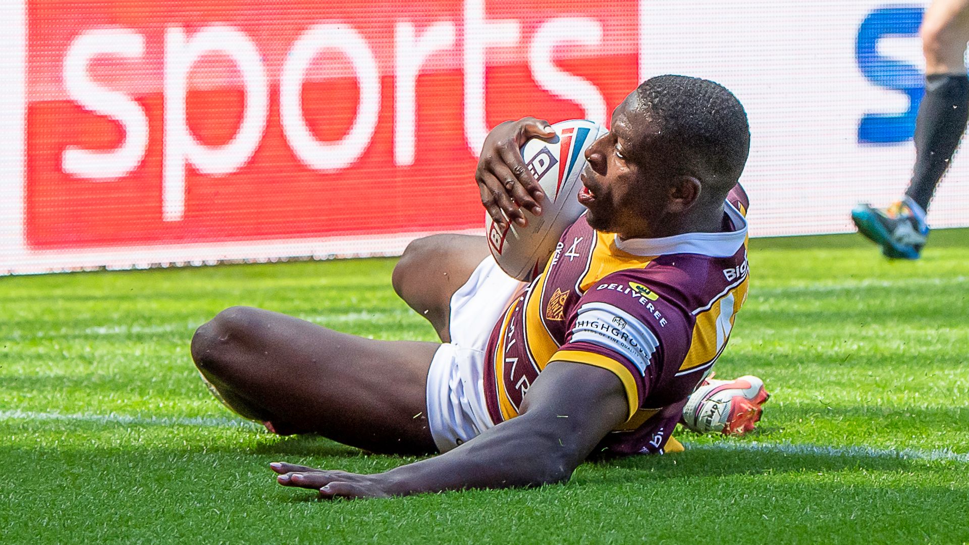 McGillvary doubles up as Giants win