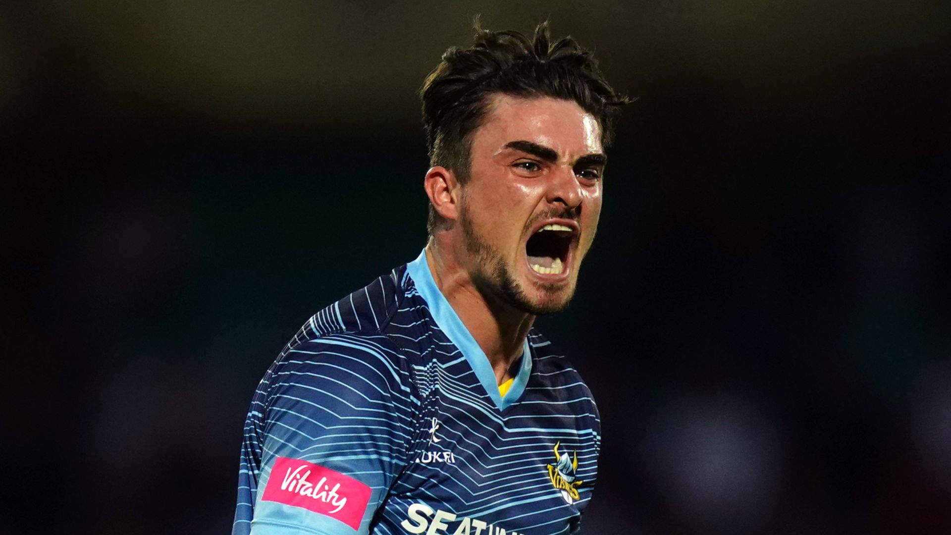 Yorkshire beat Surrey in thriller to reach Vitality Blast Finals Day