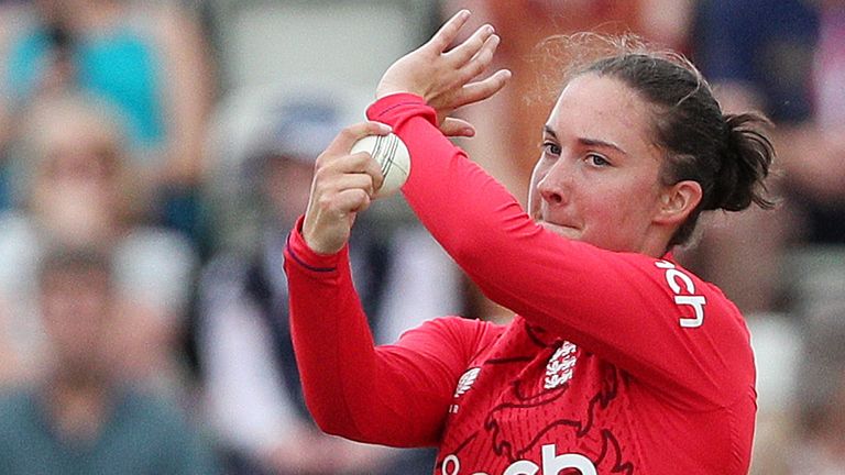 Alice Capsey, que cumple 18 años esta semana, hizo su debut en Inglaterra a principios de este verano después de protagonizar Oval Invincibles en la edición inaugural de The Hundred.