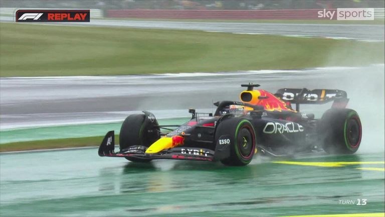 Verstappen est également sorti de la piste dans des conditions torrentielles au cours du deuxième trimestre.