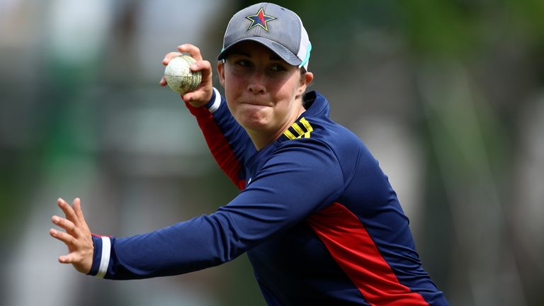 آلیس کپسی در تیم T20 زنان انگلیس برای بازی های مشترک المنافع تابستان امسال انتخاب شد.