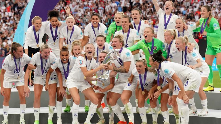 İngiltere, finalde Almanya'yı 2-1 mağlup ettikten sonra geçen hafta Wembley'de Kadınlar Euro'sunu kazandı.