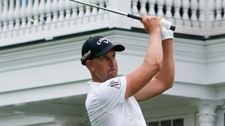 Henrik Stenson holds a share of the lead after the first round