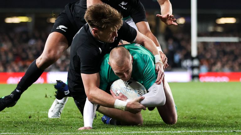 Keith Earls scored the opening try for Ireland on six minutes 