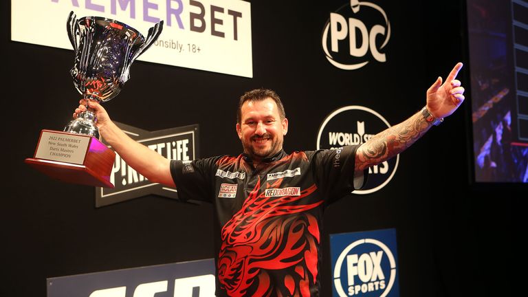 Clayton was on fine form in Wollongong as a packed out crowd saw him storm home to victory. (Sylvia Liber/PDC)