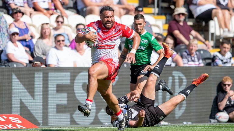 Konrad Hurrell races away from the Hull FC defence