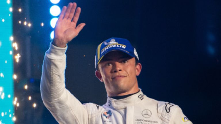 Nyck de Vries: Lewis Hamilton dan Max Verstappen memuji harapan F1 saat rumor Red Bull berputar untuk 2023