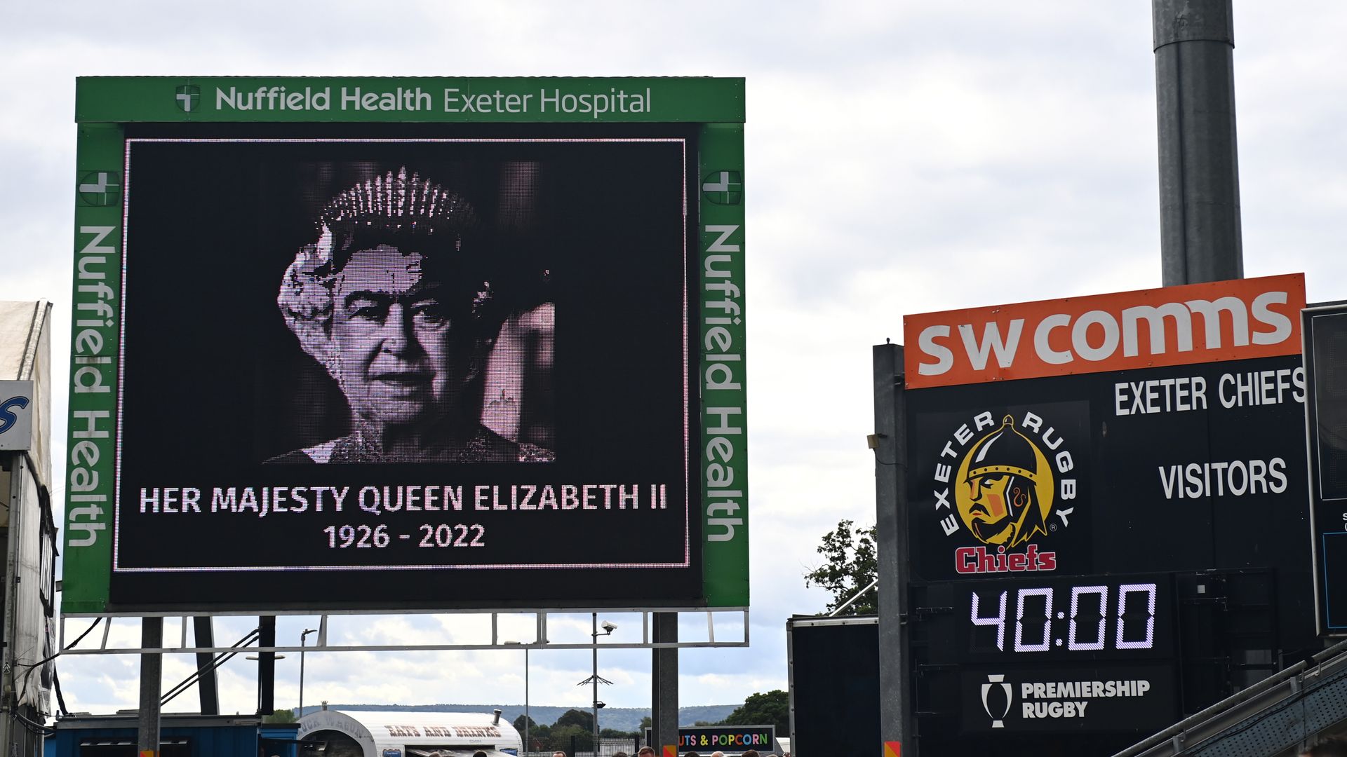 Tributes paid to The Queen as Exeter, Harlequins, London Irish, Bristol win