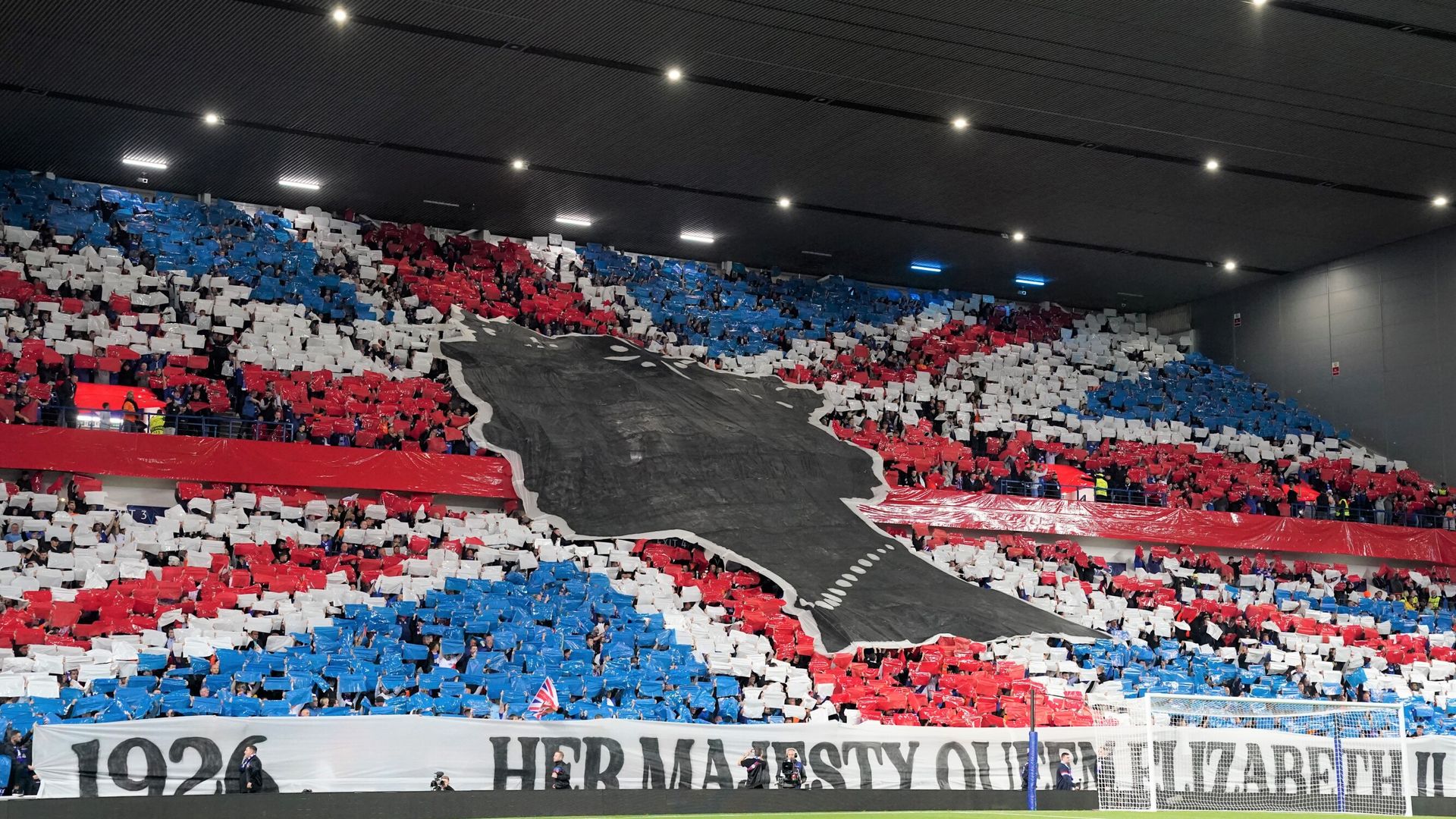 Rangers observe minute's silence and sing national anthem for The Queen