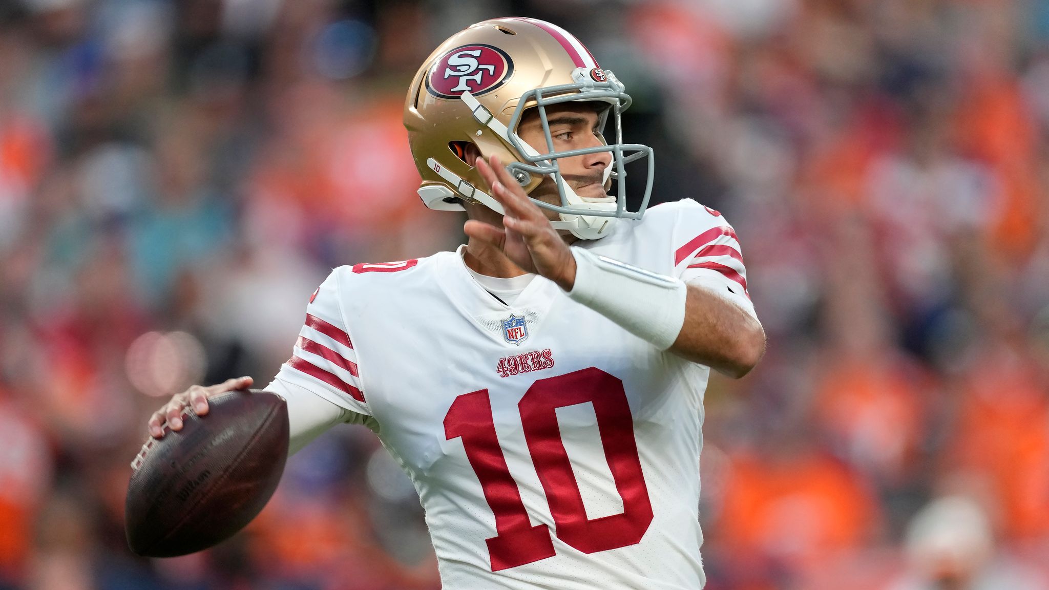 San Francisco 49ers running back Christian McCaffrey warms up before an NFL  football game against the Kansas City Chiefs in Santa Clara, Calif.,  Sunday, Oct. 23, 2022. (AP Photo/Godofredo A. Vásquez Stock