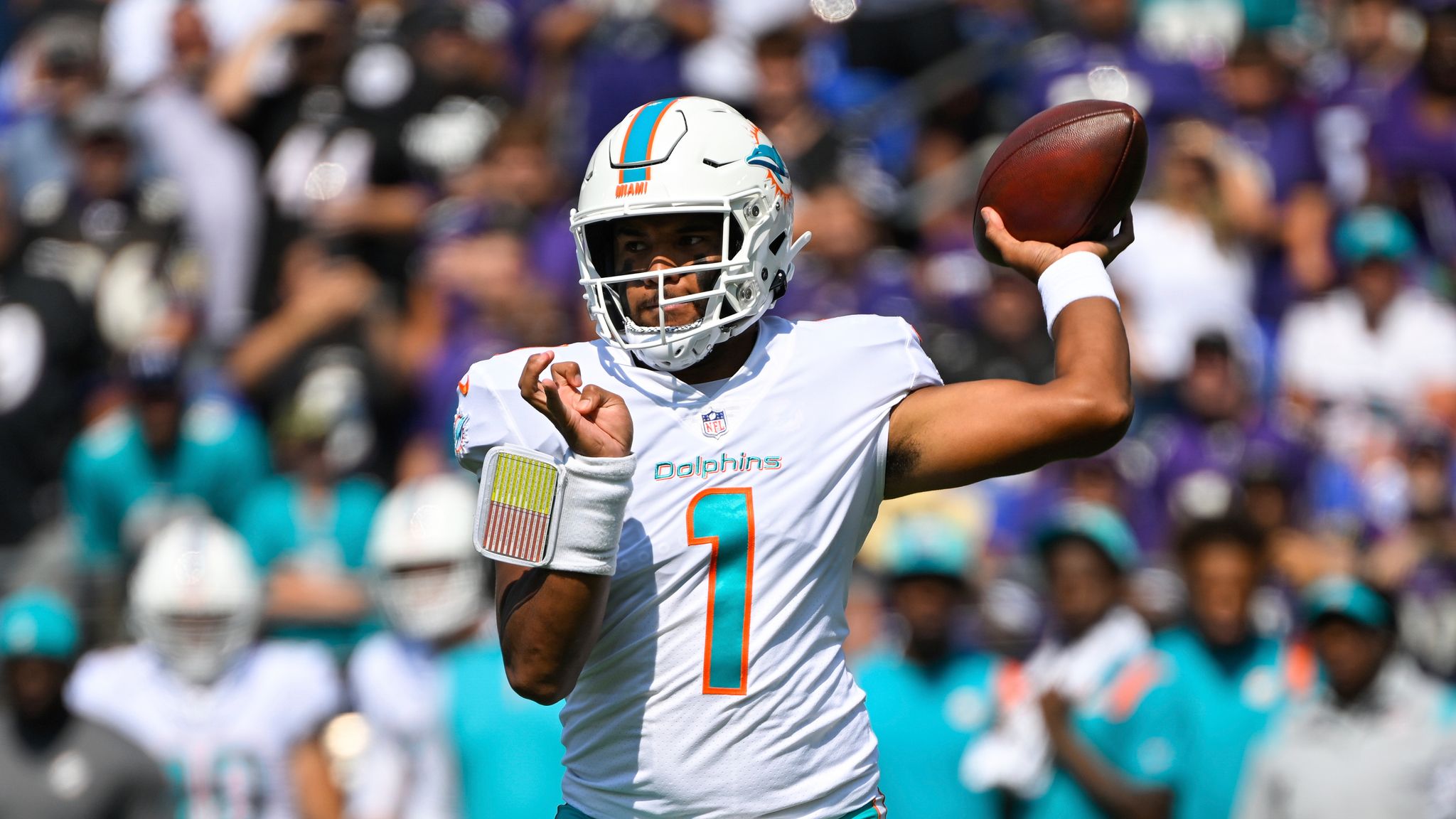 Tua Tracker: Miami Dolphins QB Tua Tagovailoa throws for six touchdowns in  42-38 win over the Baltimore Ravens - The Phinsider