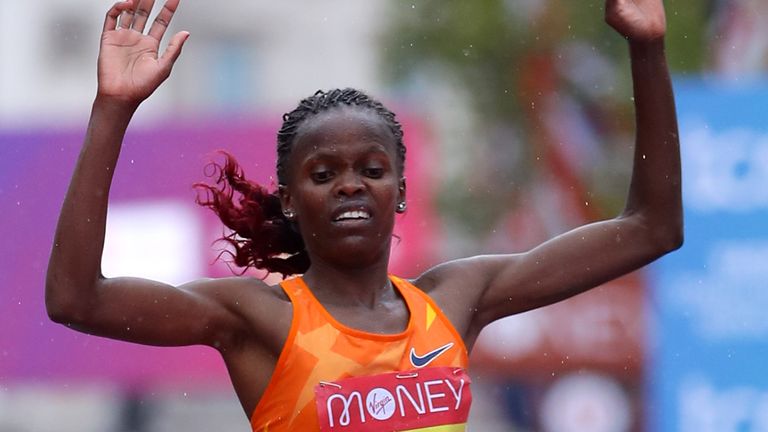 Brigid Kosgei ganó la carrera femenina en 2019 y 2020