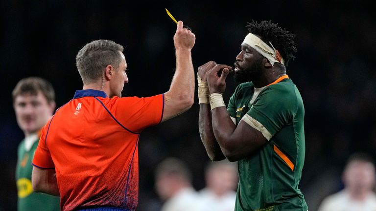 A yellow card to Springboks skipper Siya Kolisi with five minutes left gave England a late chance to push on 