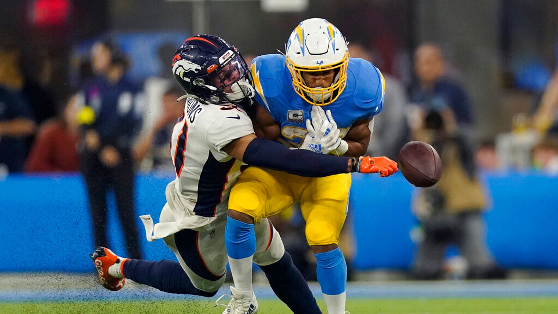 Broncos 16-19 Chargers (OT) | The Chargers win third straight