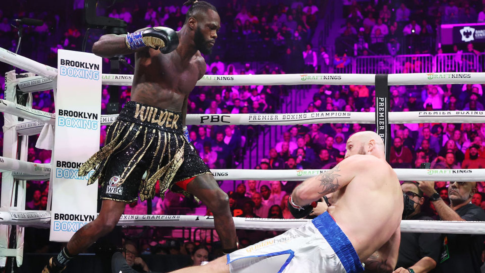 Wilder returns with first-round KO against Helenius