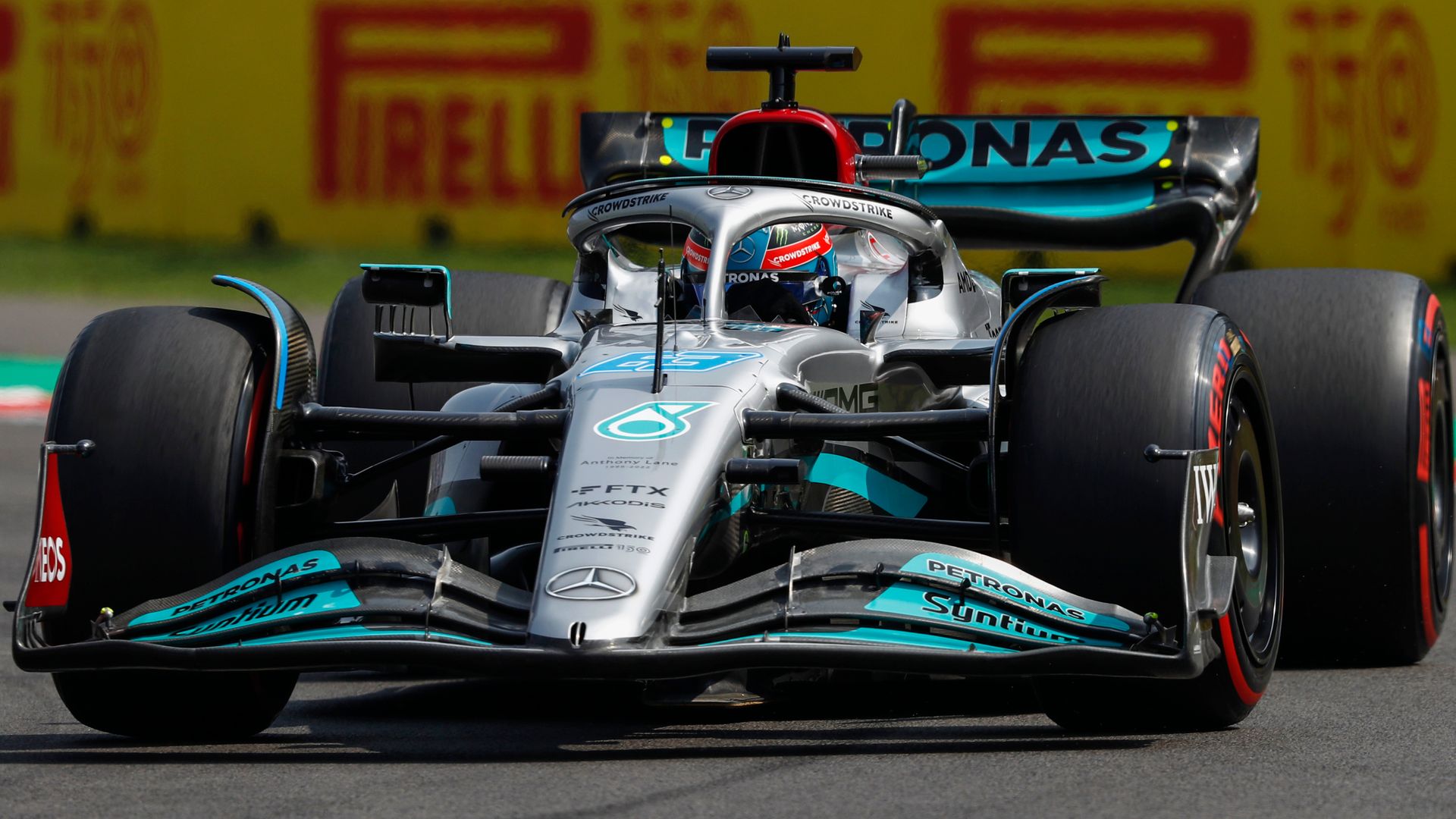 Russell leads Hamilton as Merc storm to the front | Can they take pole?