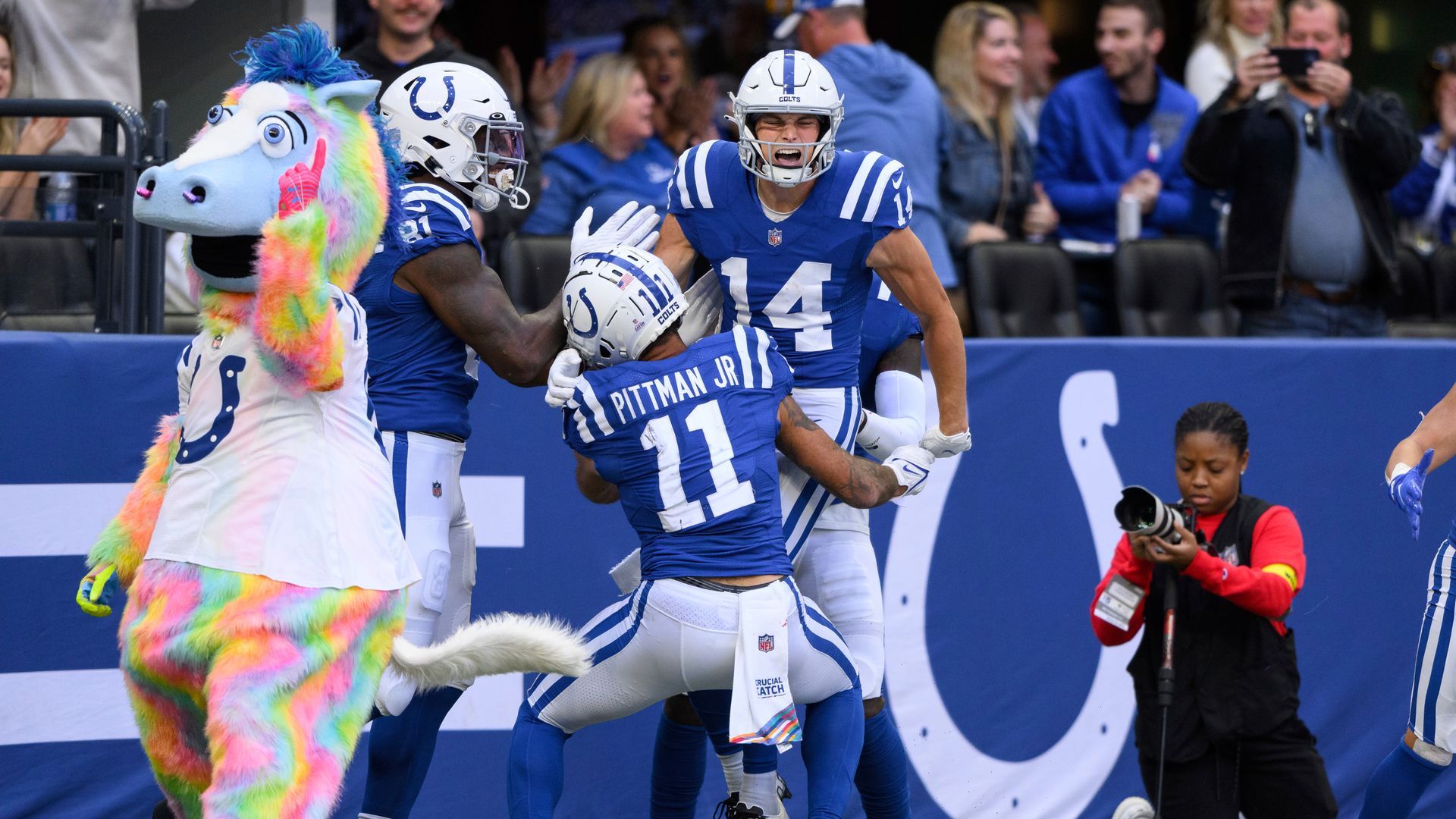 Colts snatch victory from Jaguars with late TD
