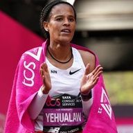 Ethiopia's Yalemzerf Yehualaw stormed to victory in the women's race ahead of last year's winner Joyciline Jepkosgei