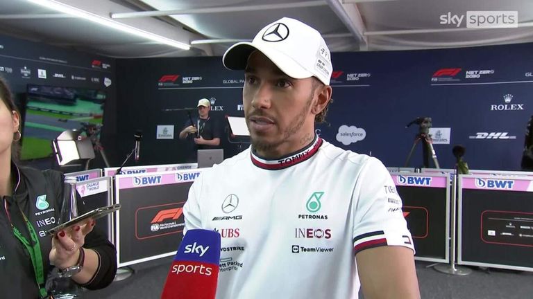 Lewis Hamilton cree que podría haber desafiado más a Max Verstappen por la victoria si hubiera comenzado con los neumáticos blandos al comienzo de la carrera en México.