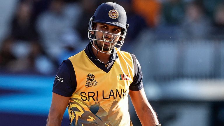 Le capitaine du Sri Lanka, Dasun Shanaka, a déploré que son équipe ait chuté à 21-3 lors du jeu de puissance à Geelong.