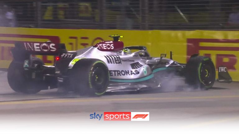 Lewis Hamilton percute la barrière, mais la Mercedes est capable de continuer