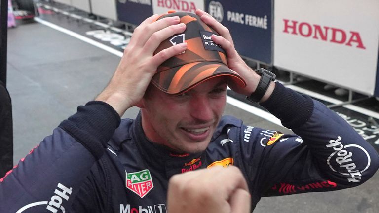 Max Verstappen estaba tan confundido como todos los demás cuando le dijeron que fue confirmado como campeón mundial y dice que ha sido un año muy especial.