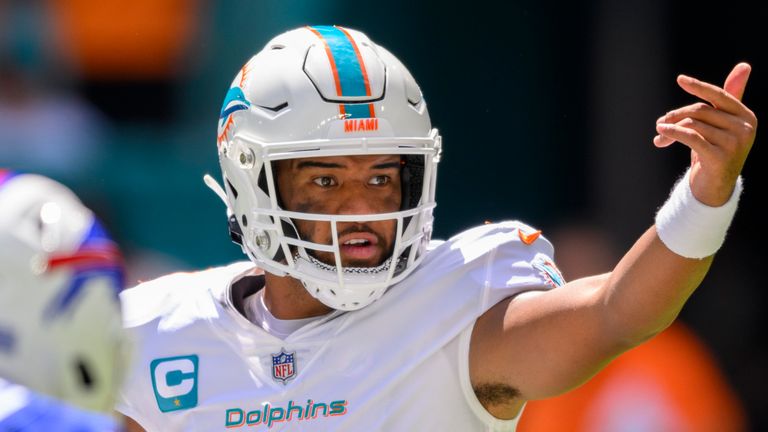 El mariscal de campo de los Miami Dolphins, Tua Tagovailoa, fue un éxito entre los fanáticos votantes, pero aún no obtuvo un lugar en el Pro Bowl en la lista de la AFC.