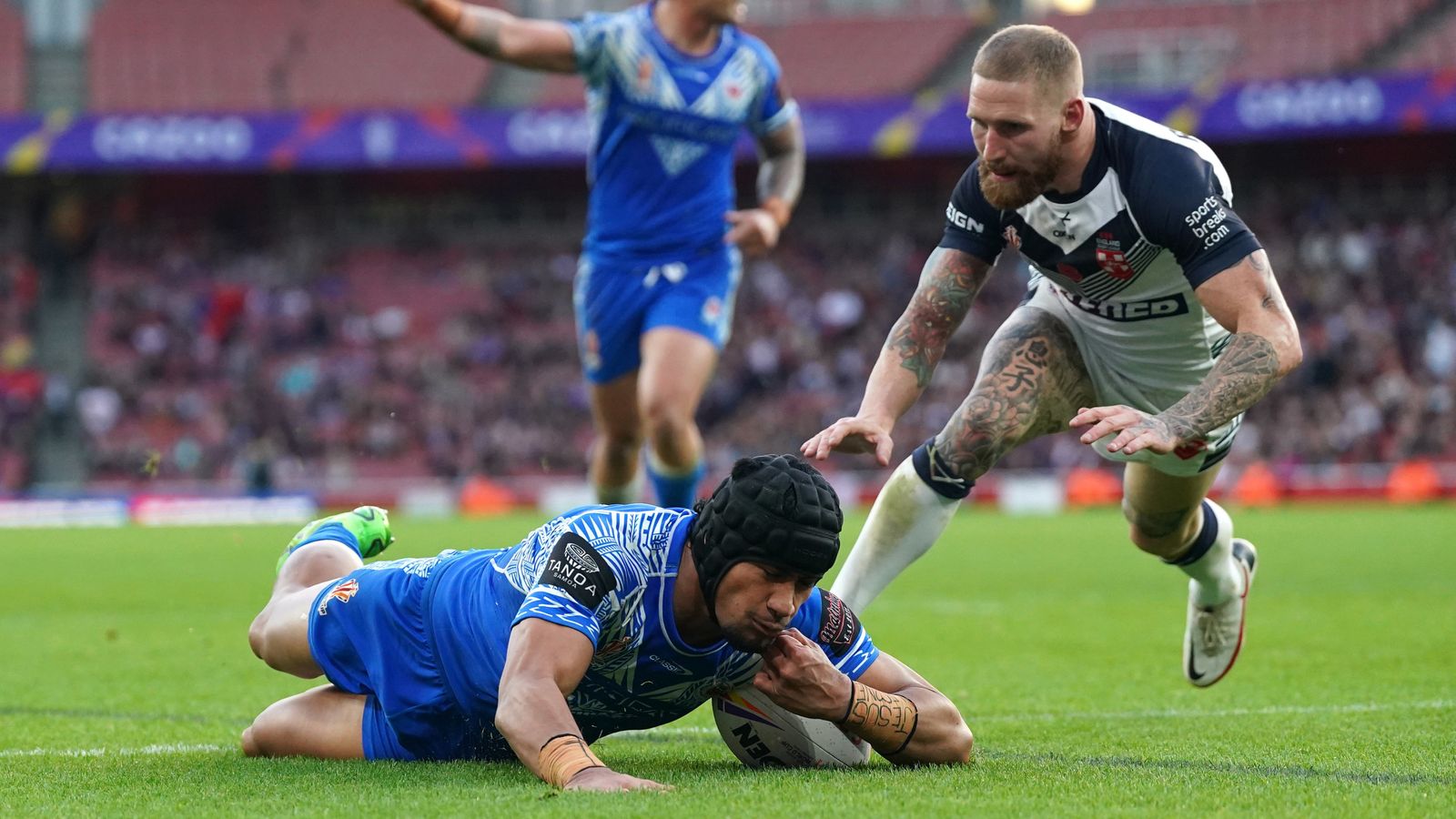 Rugby League World Cup: Stephen Crichton stuns England and sends Samoa into historic first final