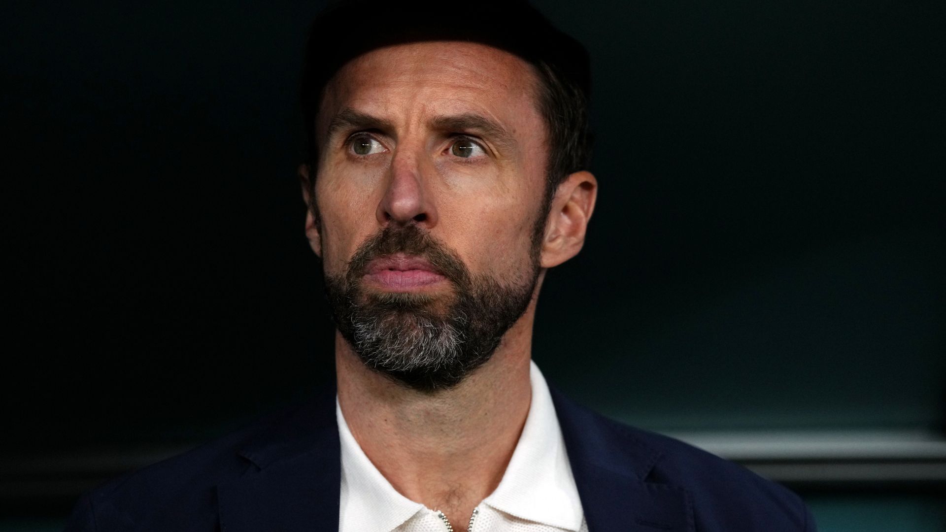 Neville: Southgate should stay until Euro 2024 | FA must keep him long term