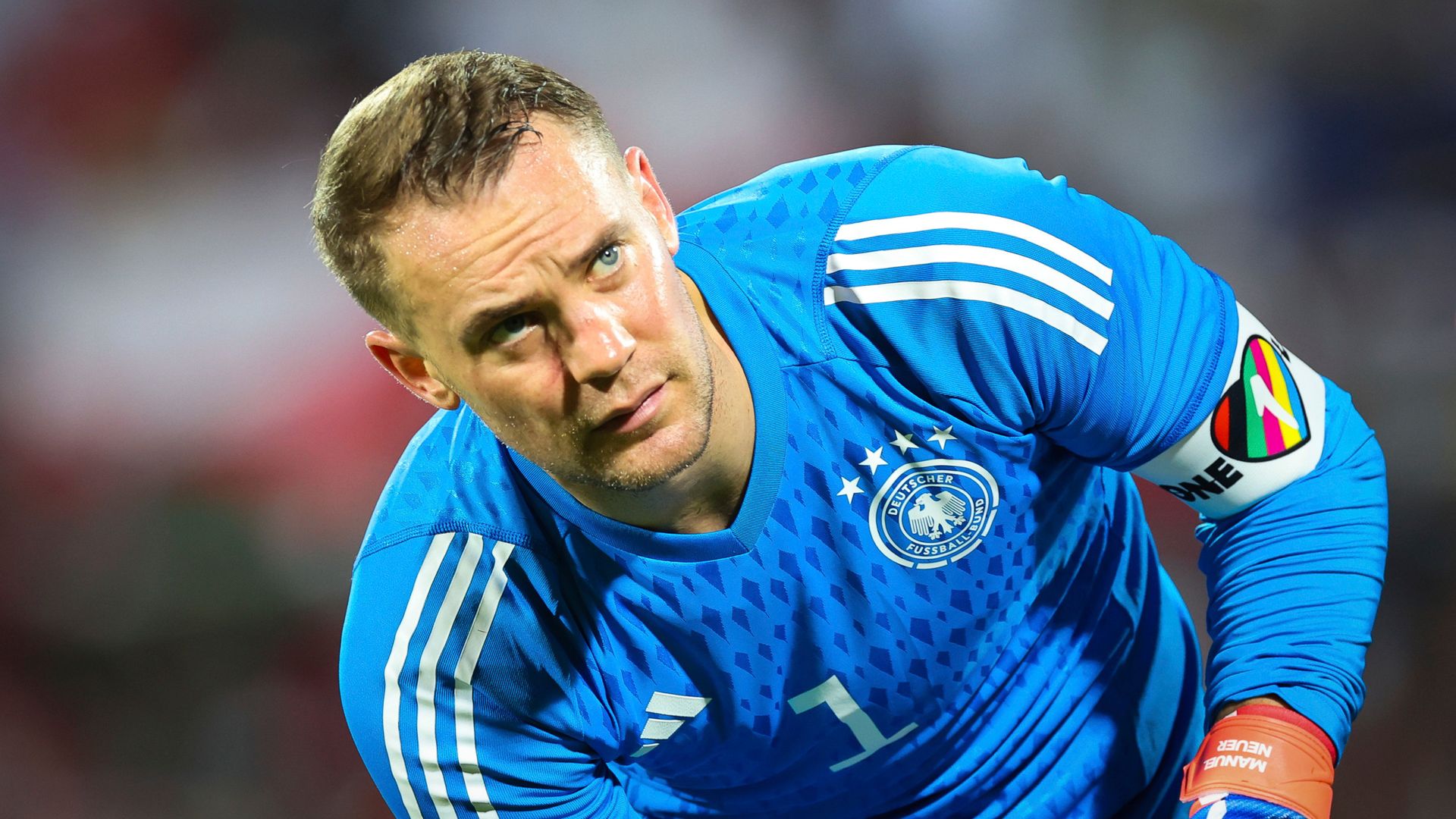Neuer breaks leg in skiing accident | 'Season is over for me'