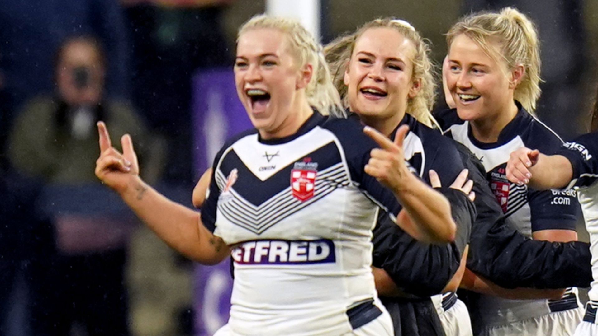 Winfield-Hill and Hardcastle star as England secure 14-try win over Brazil